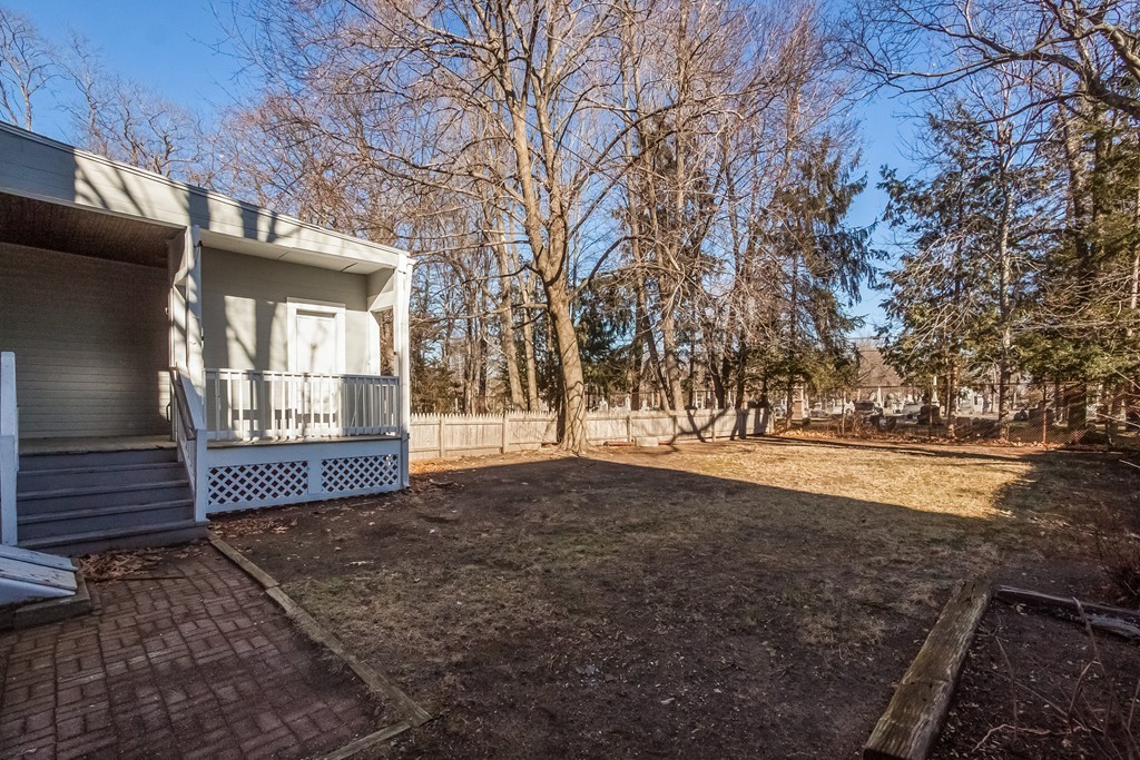 31 Madison Avenue Springfield, MA 01105 - Photo 28 of 30