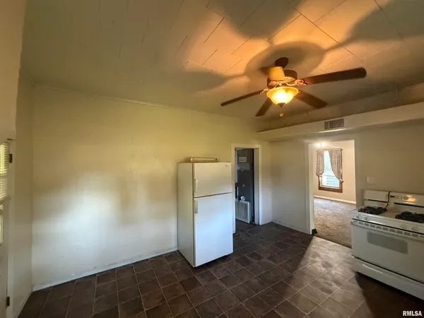 $49,500 | 806 Rodd Street, Carterville, IL 62918