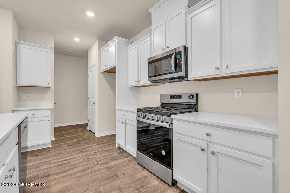 4 Avalon Lane Jackson, NJ 08527 - Photo 4 of 19 Kitchen