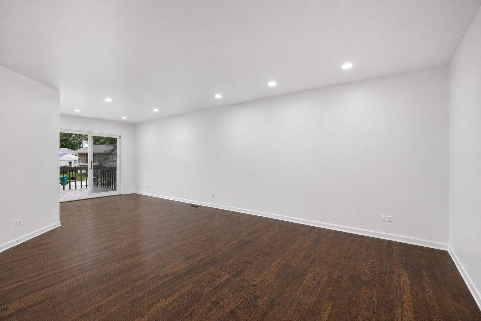 669 White Pine Road Buffalo Grove, IL 60089 - Photo 5 of 33 Gallery Image 5