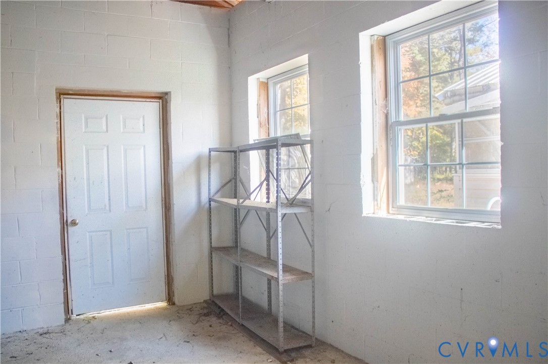 9501 Wilcox Neck Road Charles City, VA 23030 - Photo 9 of 15 Room off of mess hall