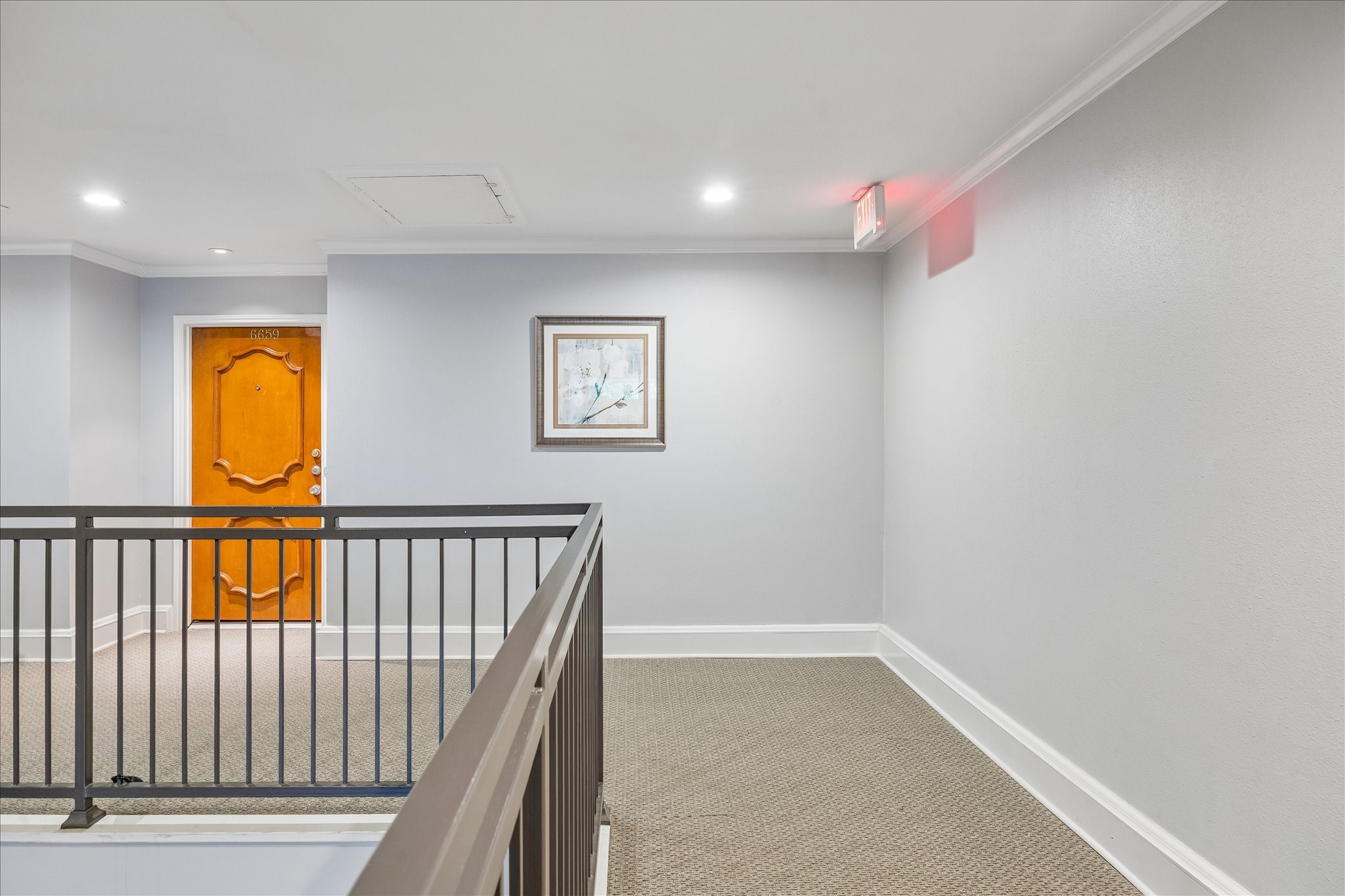 6659 Bayou Glen Road Houston, TX 77057 - Photo 2 of 23 Lovely entrance to the condo.