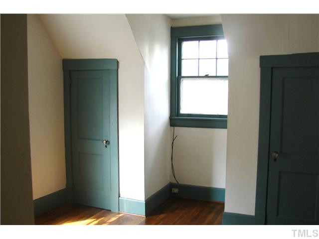 303 Hillcrest Road Raleigh, NC 27605 - Photo 12 of 21 Photo 12