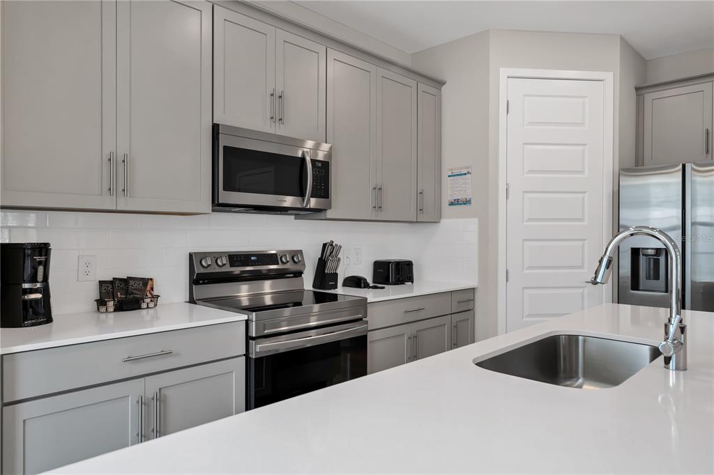 7833 Spectrum Drive Kissimmee, FL 34747 - Photo 30 of 54