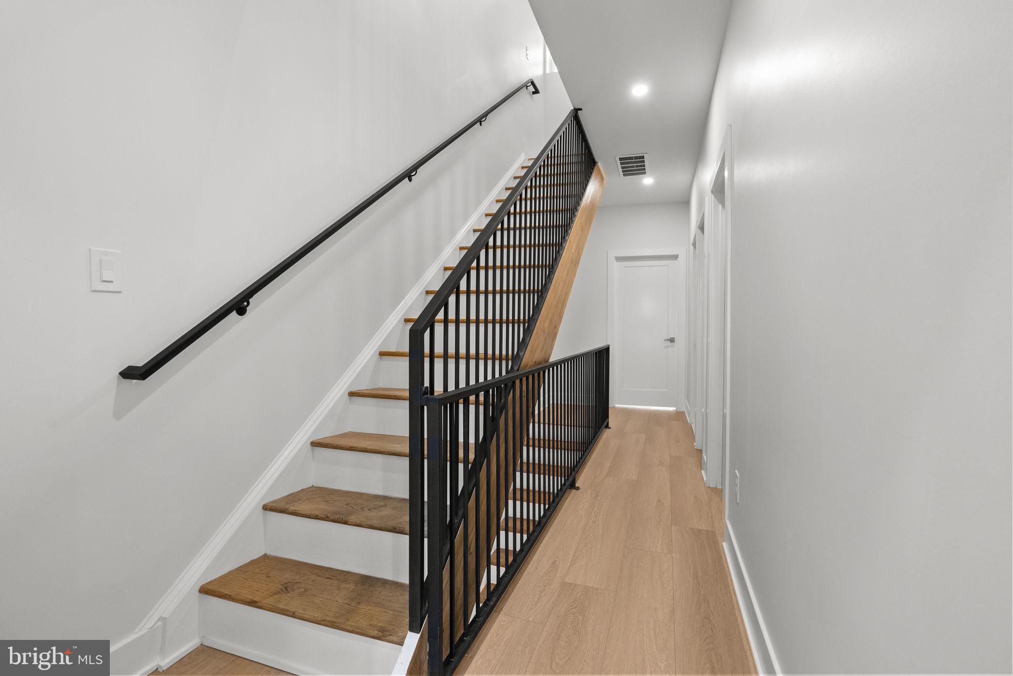 226 West Rittenhouse Street Philadelphia, PA 19144 - Photo 22 of 39 a view of entryway