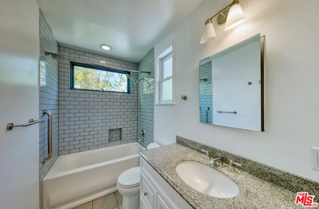 $5,750 | 847 Commonwealth Avenue, Venice, CA 90291