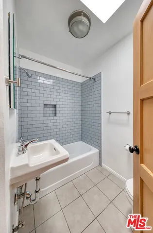 $5,750 | 847 Commonwealth Avenue, Venice, CA 90291