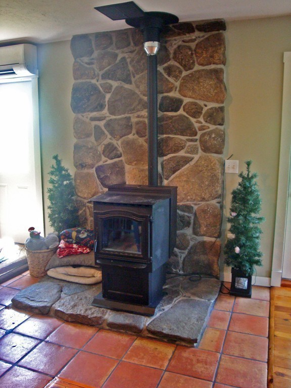 64 Putnam Hill Road Sutton, MA 01590 - Photo 12 of 30
