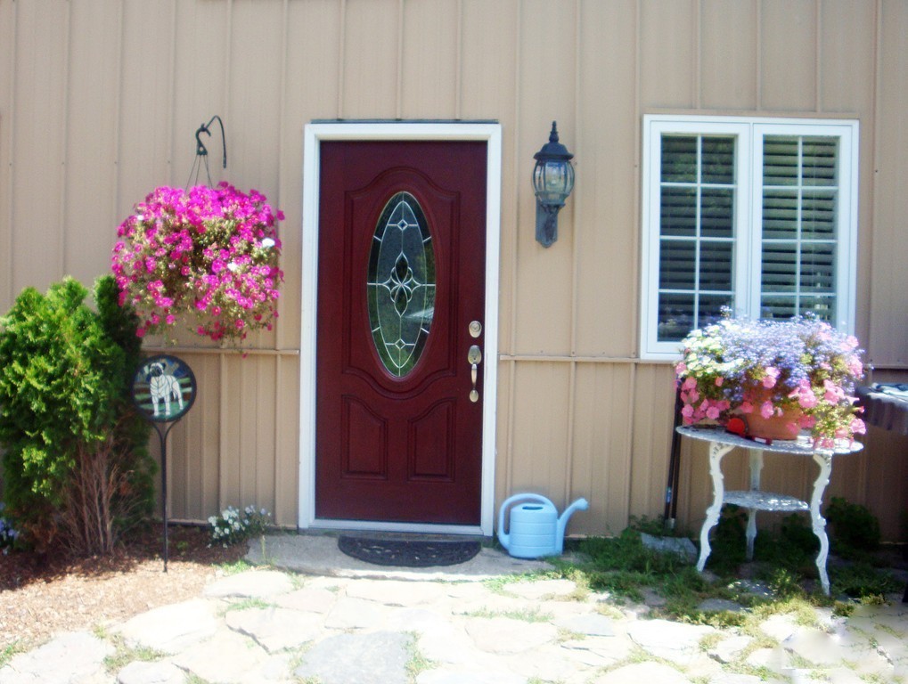 64 Putnam Hill Road Sutton, MA 01590 - Photo 3 of 30