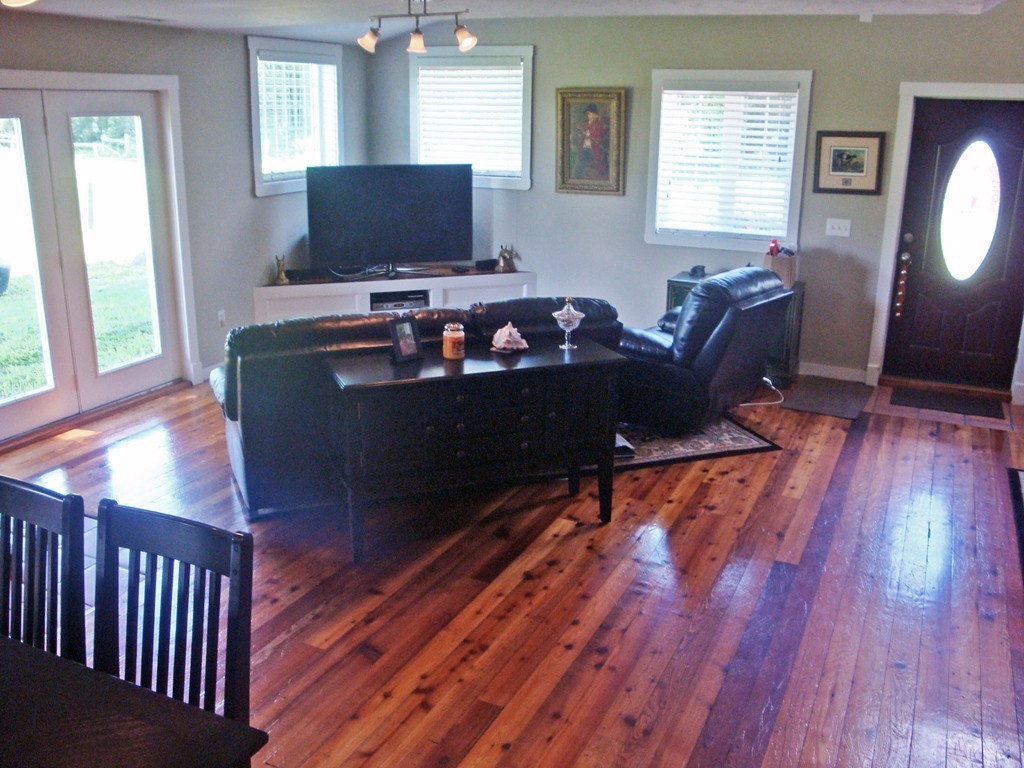 64 Putnam Hill Road Sutton, MA 01590 - Photo 4 of 30