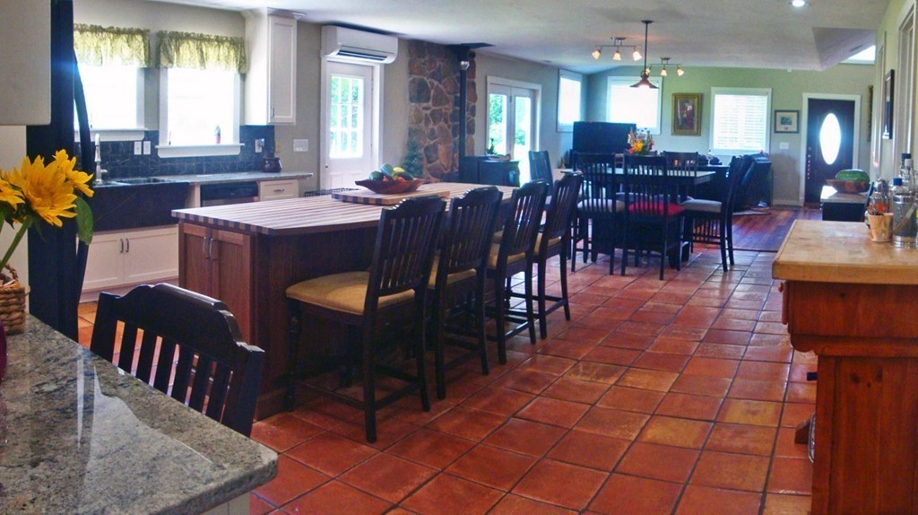 64 Putnam Hill Road Sutton, MA 01590 - Photo 7 of 30