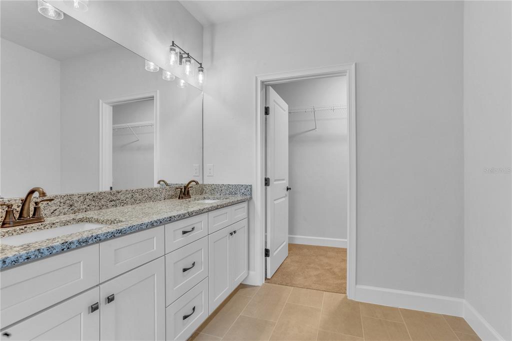 12574 Northwest 158th Street Alachua, FL 32615 - Photo 11 of 17