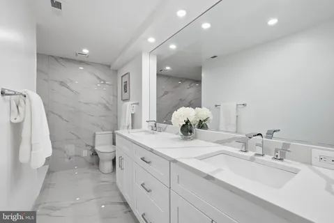 $999,000 | 4550 North Park Avenue, Unit 807, Chevy Chase, MD 20815