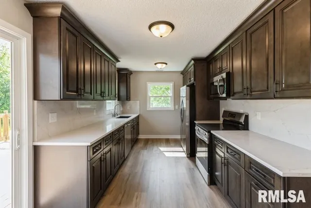 $329,000 | 814 Jones Street, Le Claire, IA 52753