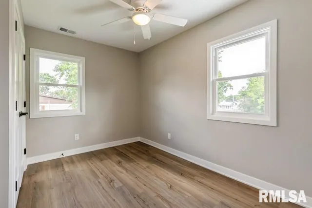 $329,000 | 814 Jones Street, Le Claire, IA 52753