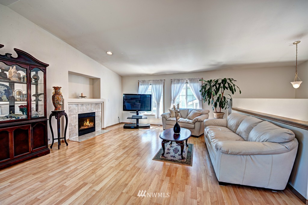6450 South Langston Road Seattle, WA 98178 - Photo 3 of 22 Gallery Image 3