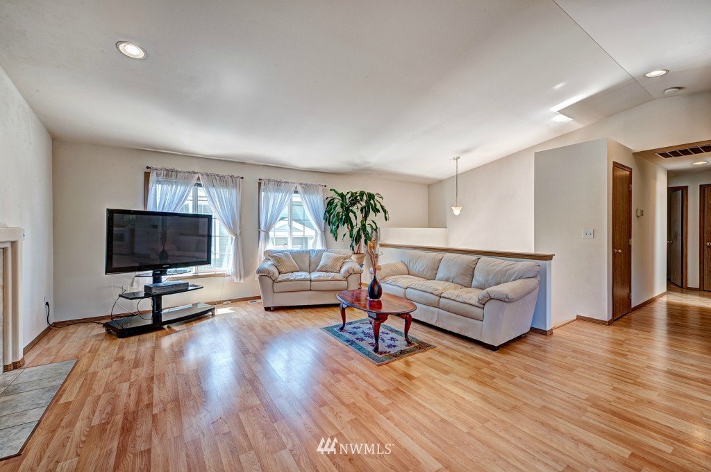 6450 South Langston Road Seattle, WA 98178 - Photo 4 of 22 Gallery Image 4
