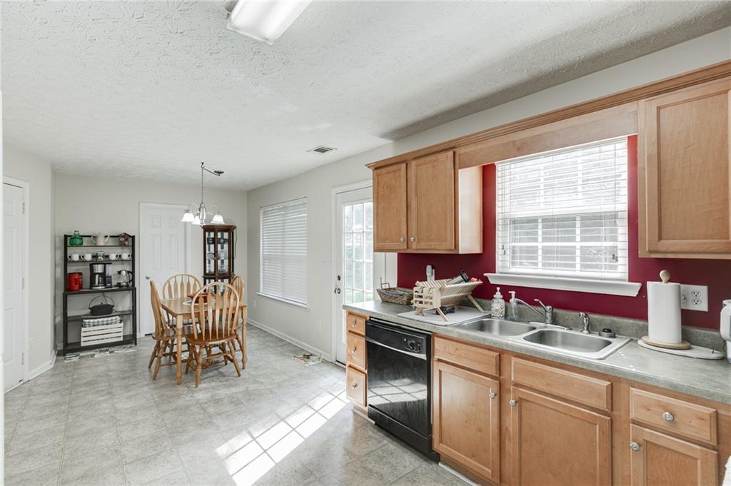 1534 Cardinal Lane Winder, GA 30680 - Photo 12 of 43