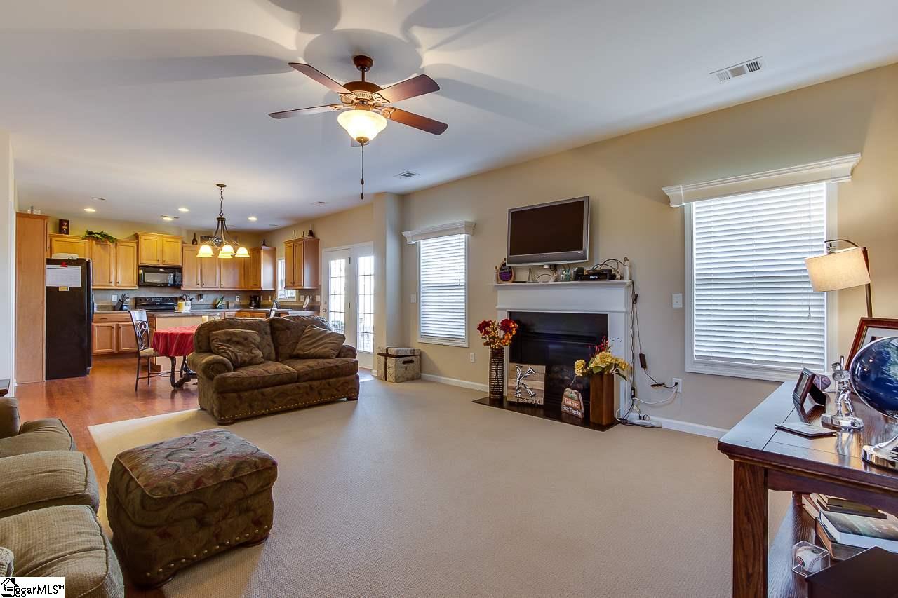 3 Crowflock Court Simpsonville, SC 29680 - Photo 8 of 32 Gallery Image 8