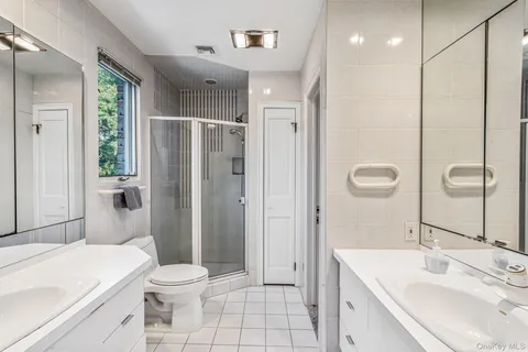 $5,475,000 | 6 Coachman's Court, Old Westbury, NY 11568
