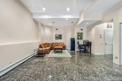 $5,475,000 | 6 Coachman's Court, Old Westbury, NY 11568