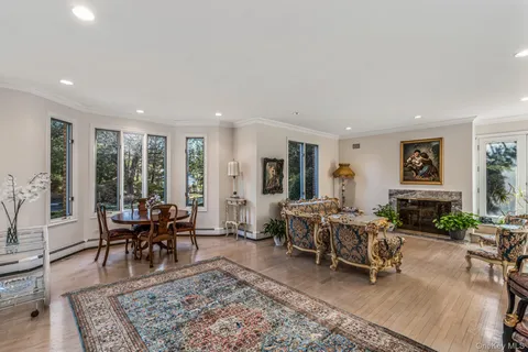 $5,475,000 | 6 Coachman's Court, Old Westbury, NY 11568