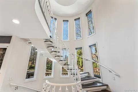 $5,475,000 | 6 Coachman's Court, Old Westbury, NY 11568