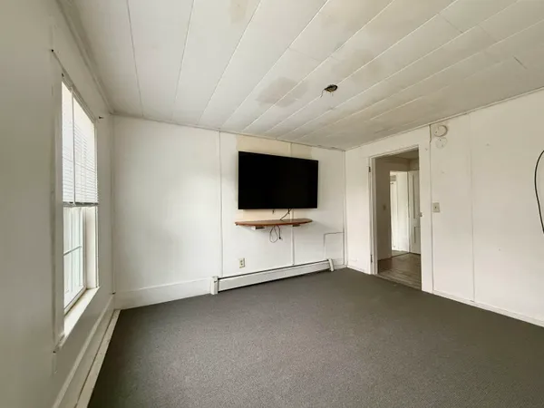 $279,500 | 56 Jefferson Road, Whitefield, NH 03598