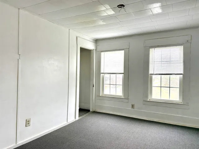 $279,500 | 56 Jefferson Road, Whitefield, NH 03598