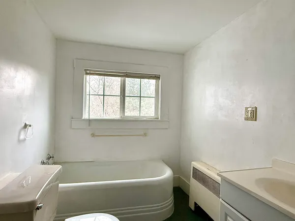 $279,500 | 56 Jefferson Road, Whitefield, NH 03598