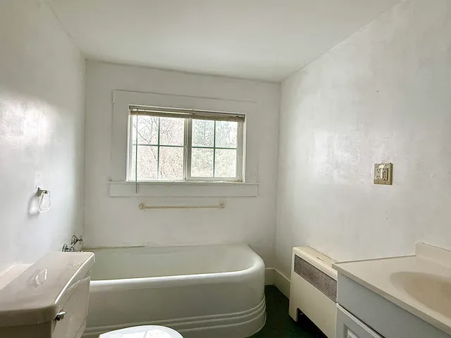 $279,500 | 56 Jefferson Road, Whitefield, NH 03598