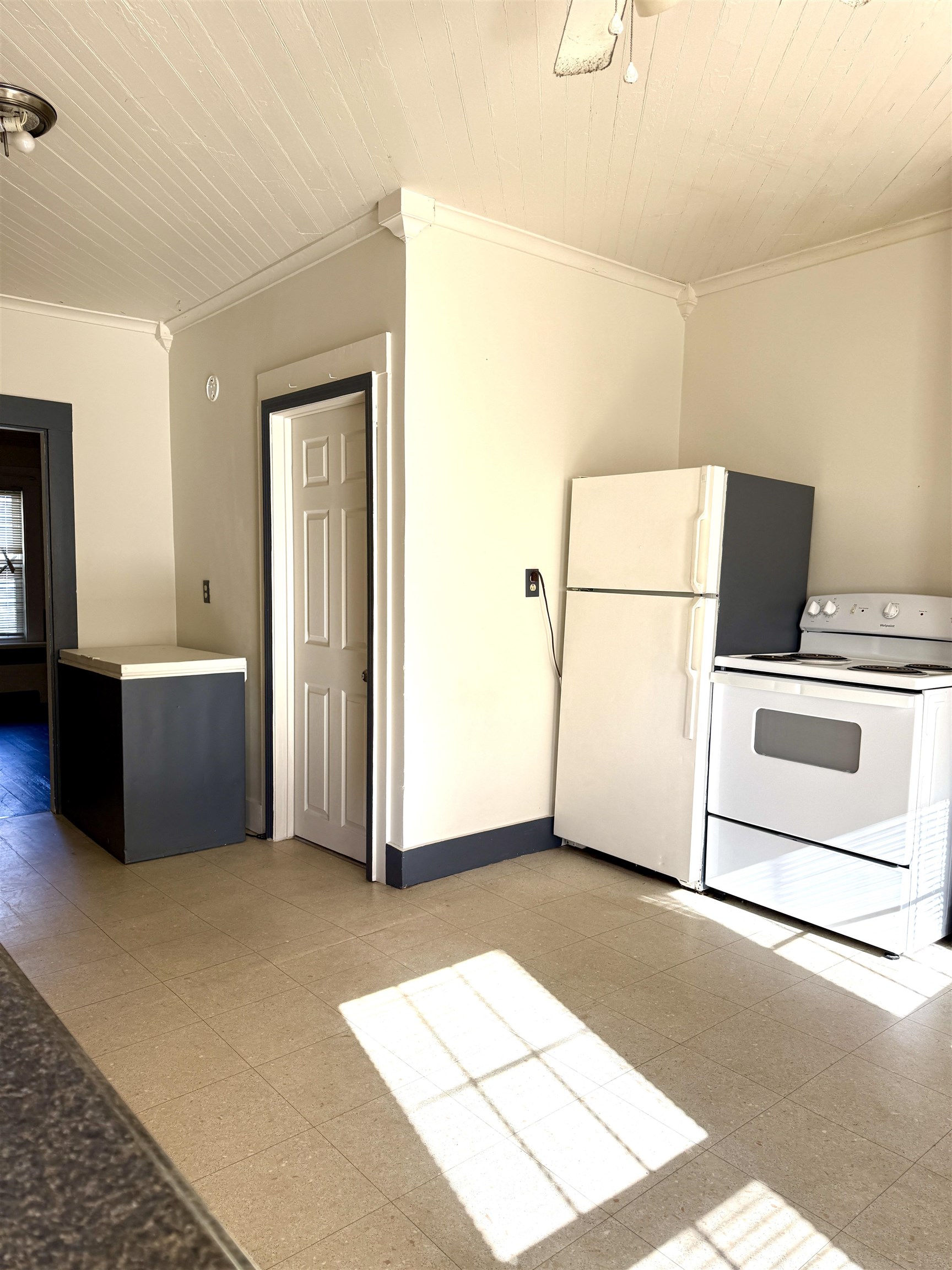 56 Jefferson Road Whitefield, NH 03598 - Photo 8 of 29