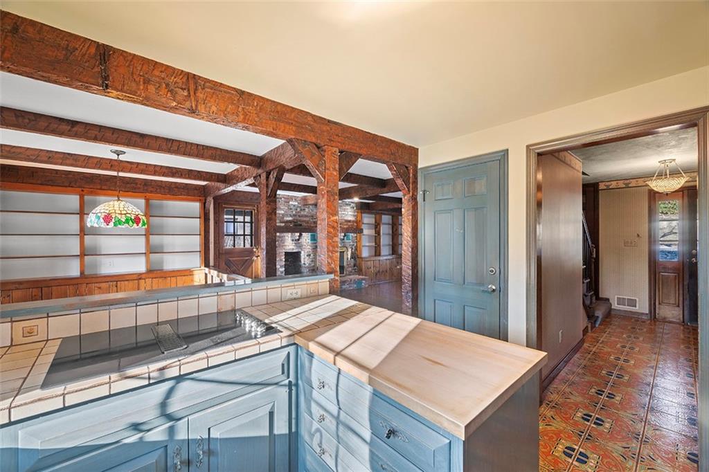 824 Flint Ridge Road Pittsburgh, PA 15243 - Photo 14 of 50