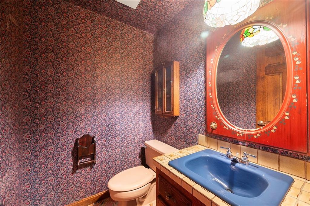 824 Flint Ridge Road Pittsburgh, PA 15243 - Photo 22 of 50 1st floor powder room