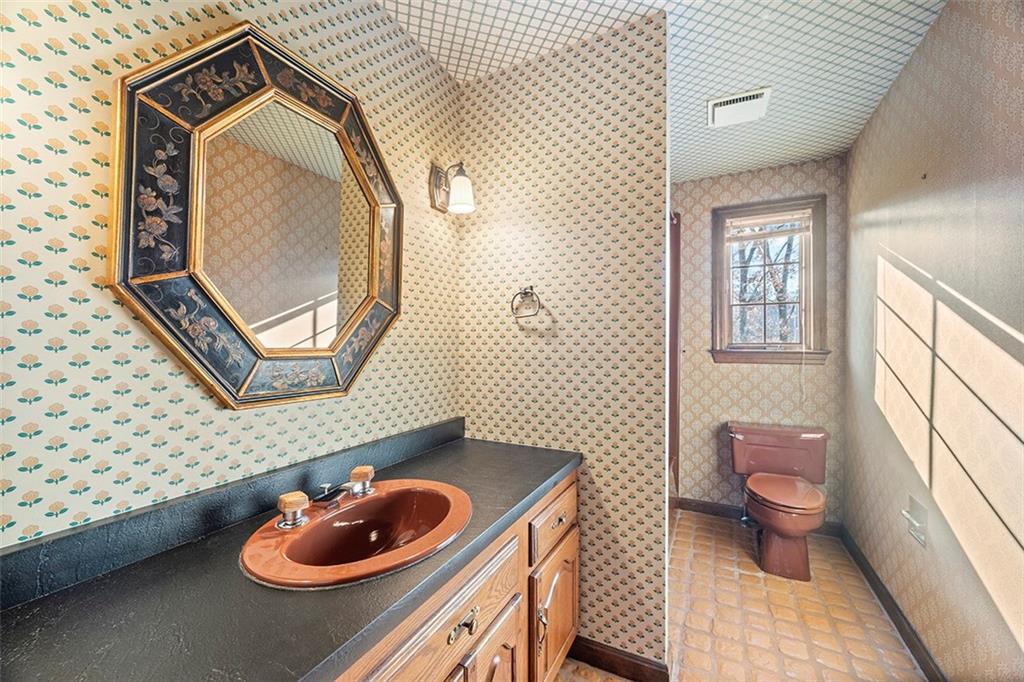 824 Flint Ridge Road Pittsburgh, PA 15243 - Photo 27 of 50