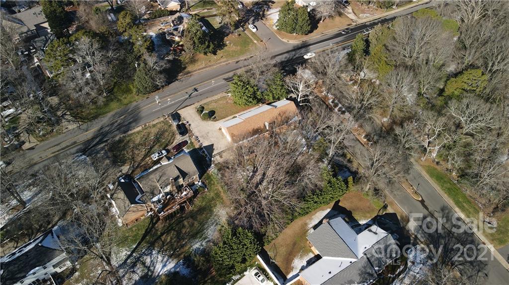 6601 Sharon Road Charlotte, NC 28210 - Photo 45 of 46 an aerial view of a house with a yard