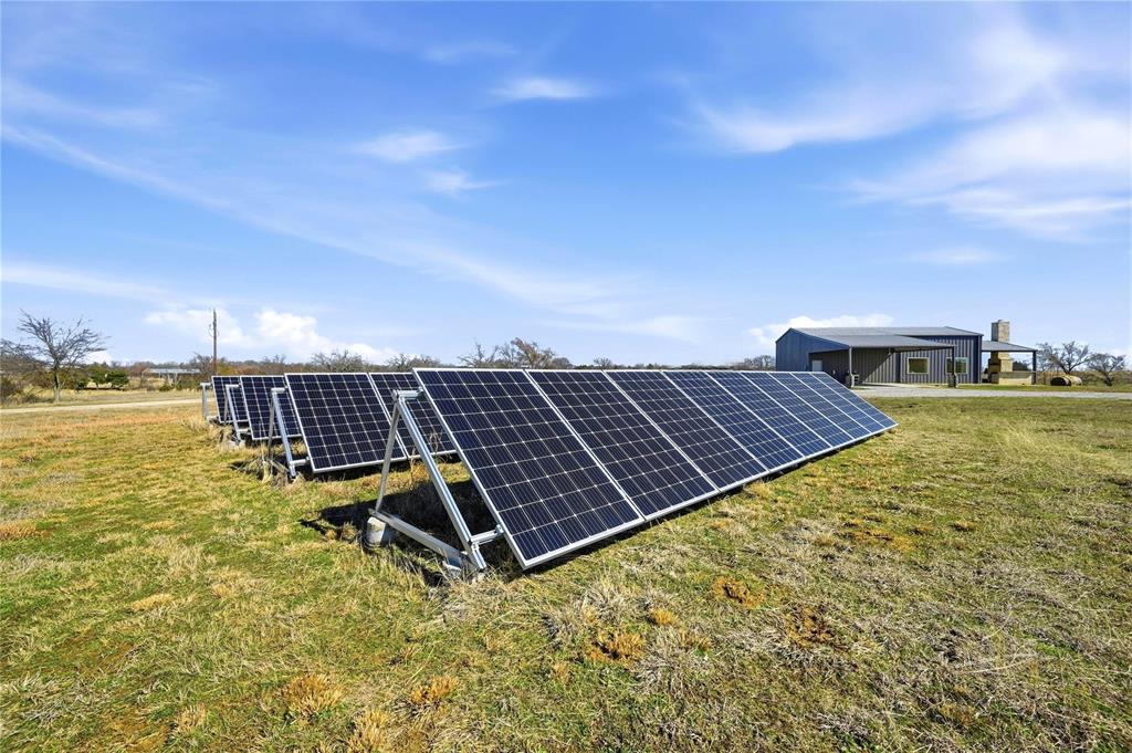 140 Turkey Farm Road Whitesboro, TX 76273 - Photo 32 of 38 a view of an ocean from a balcony