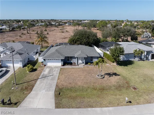 $2,300 | 2846 Southwest 25th Place, Cape Coral, FL 33914