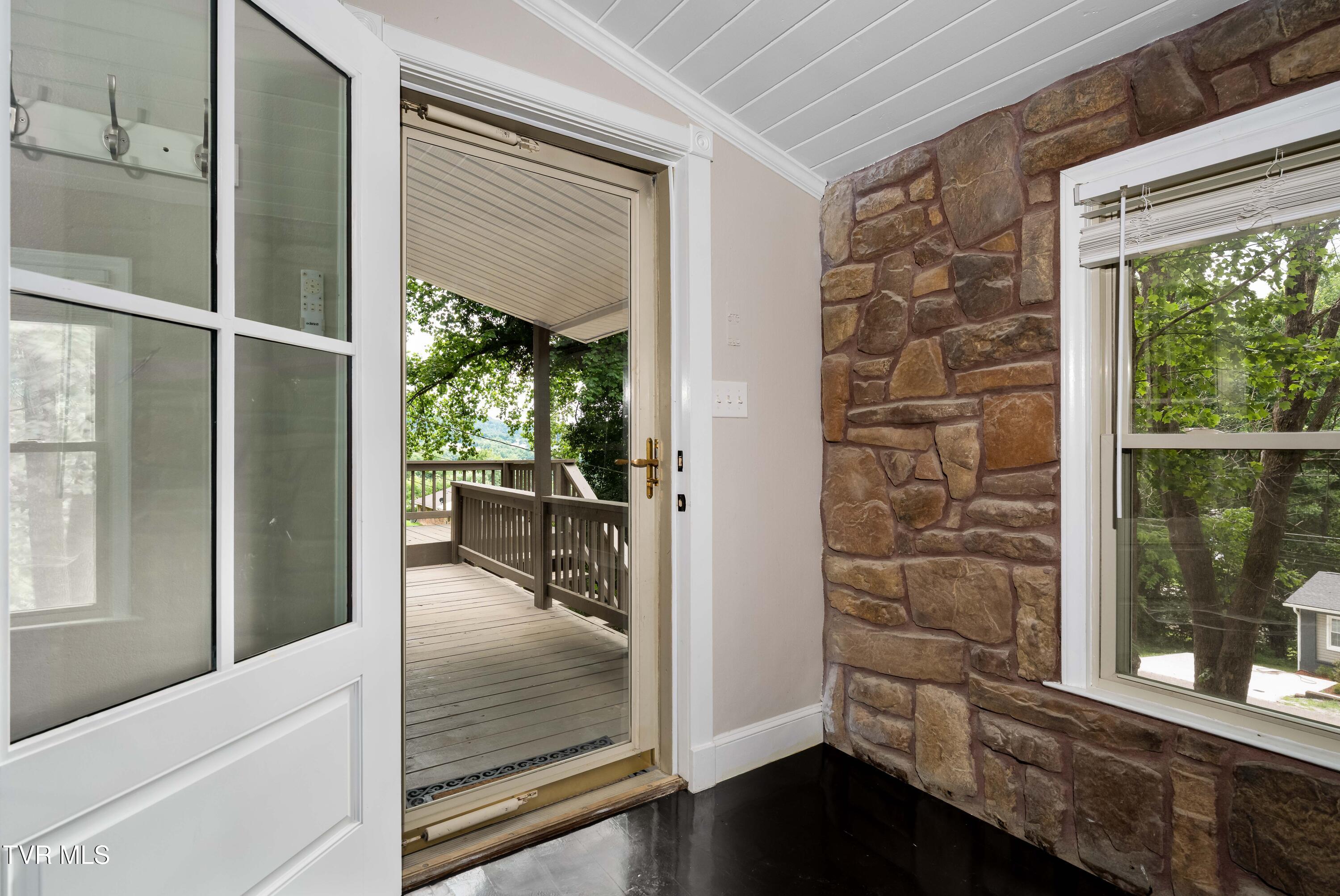 1113 Berry Road Elizabethton, TN 37643 - Photo 8 of 88 1113 Berry Rd (57 of 89)