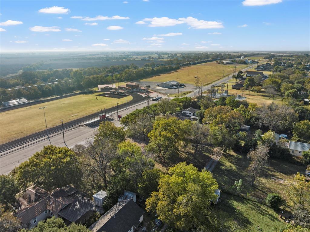 604 South Reagan Street West, TX 76691 - Photo 5 of 9 a view of a city