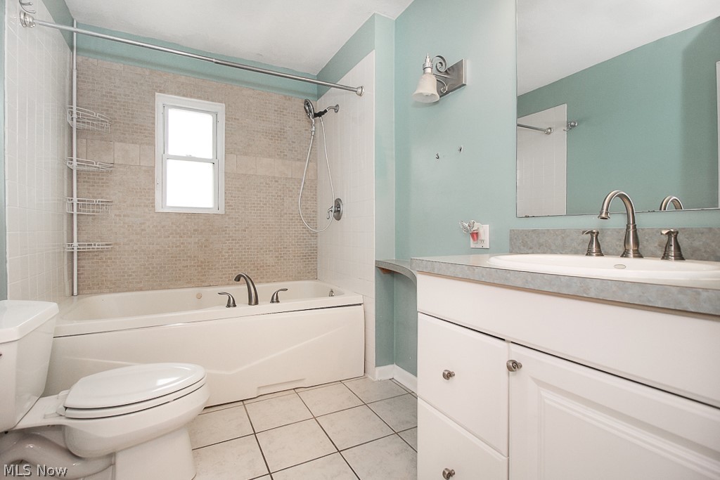 6401 Stumph Road Cleveland, OH 44130 - Photo 12 of 35