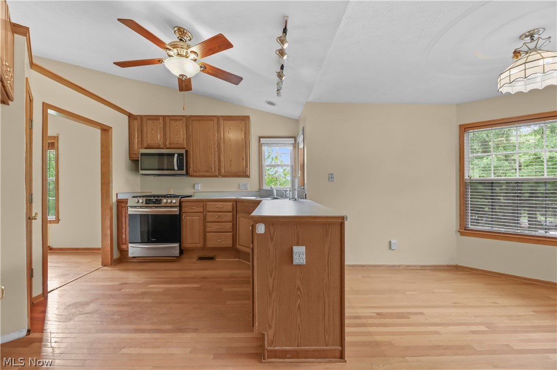1701 Woods Road Akron, OH 44306 - Photo 18 of 43
