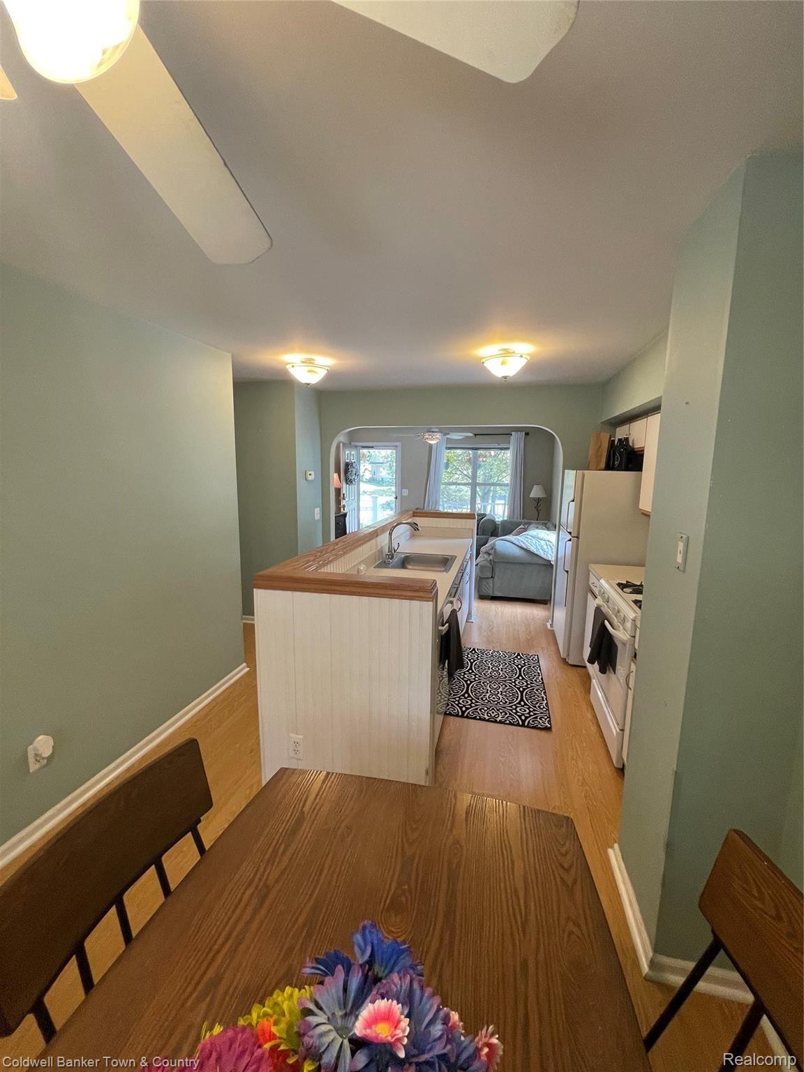 390 Springwell Lane Howell, MI 48843 - Photo 12 of 25 uoROGdWVT8OMm4LeR%%WAQ.jpg