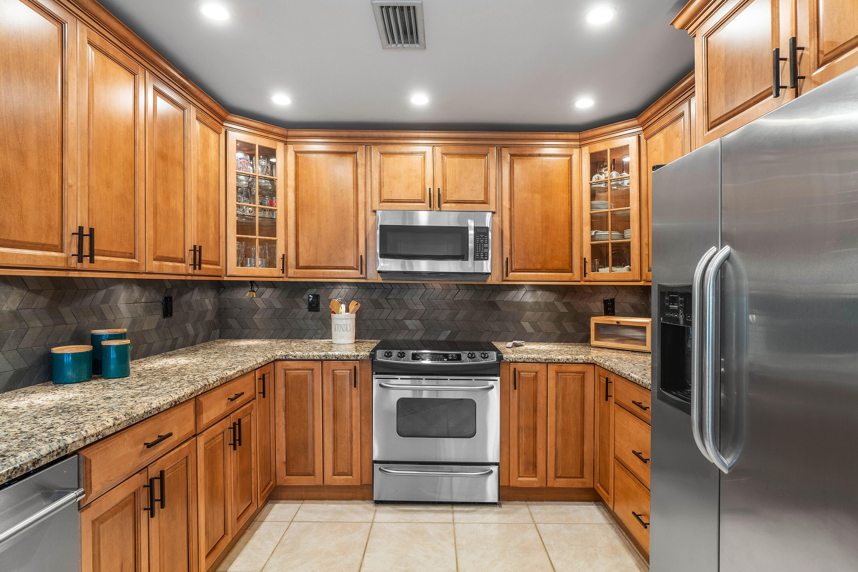19985 Back 9 Drive Boca Raton, FL 33498 - Photo 10 of 47 Kitchen