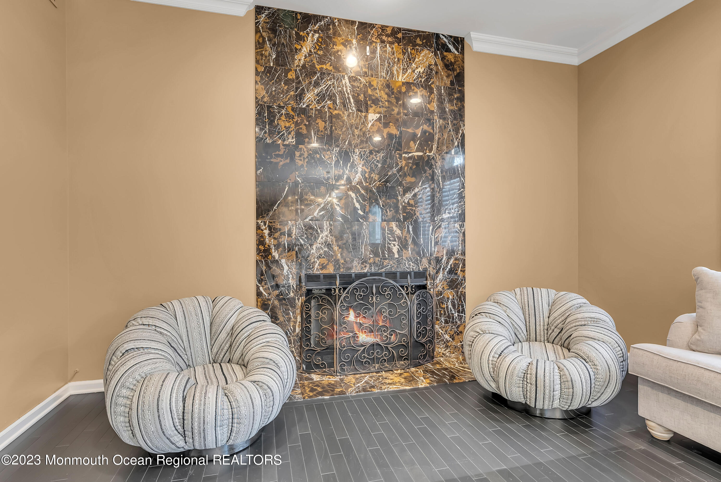 7 MacKenzie Road Eatontown, NJ 07724 - Photo 12 of 42 a living room with furniture and a potted plant