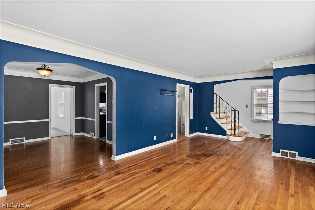 3683 Normandy Road Cleveland, OH 44120 - Photo 2 of 33