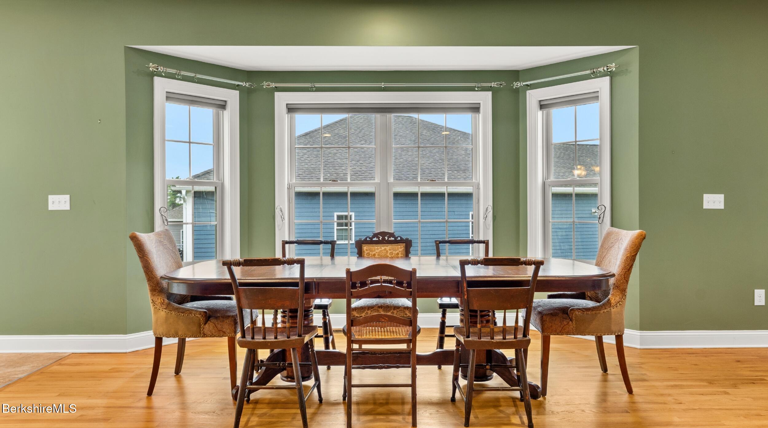 32 Aspen Way Pittsfield, MA 01201 - Photo 14 of 29 DINING ROOM