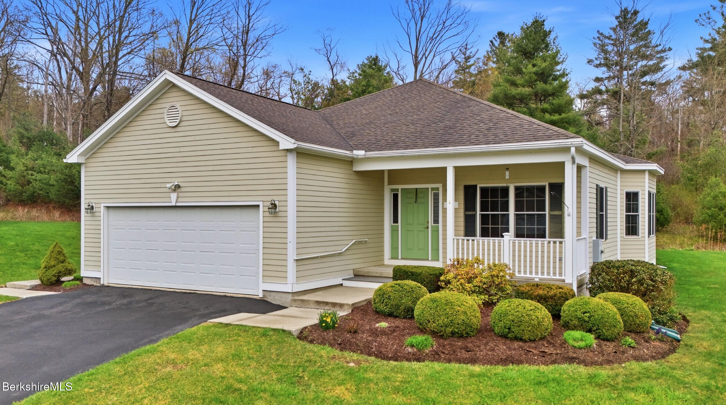 32 Aspen Way Pittsfield, MA 01201 - Photo 2 of 29 EXTERIOR - FRONT
