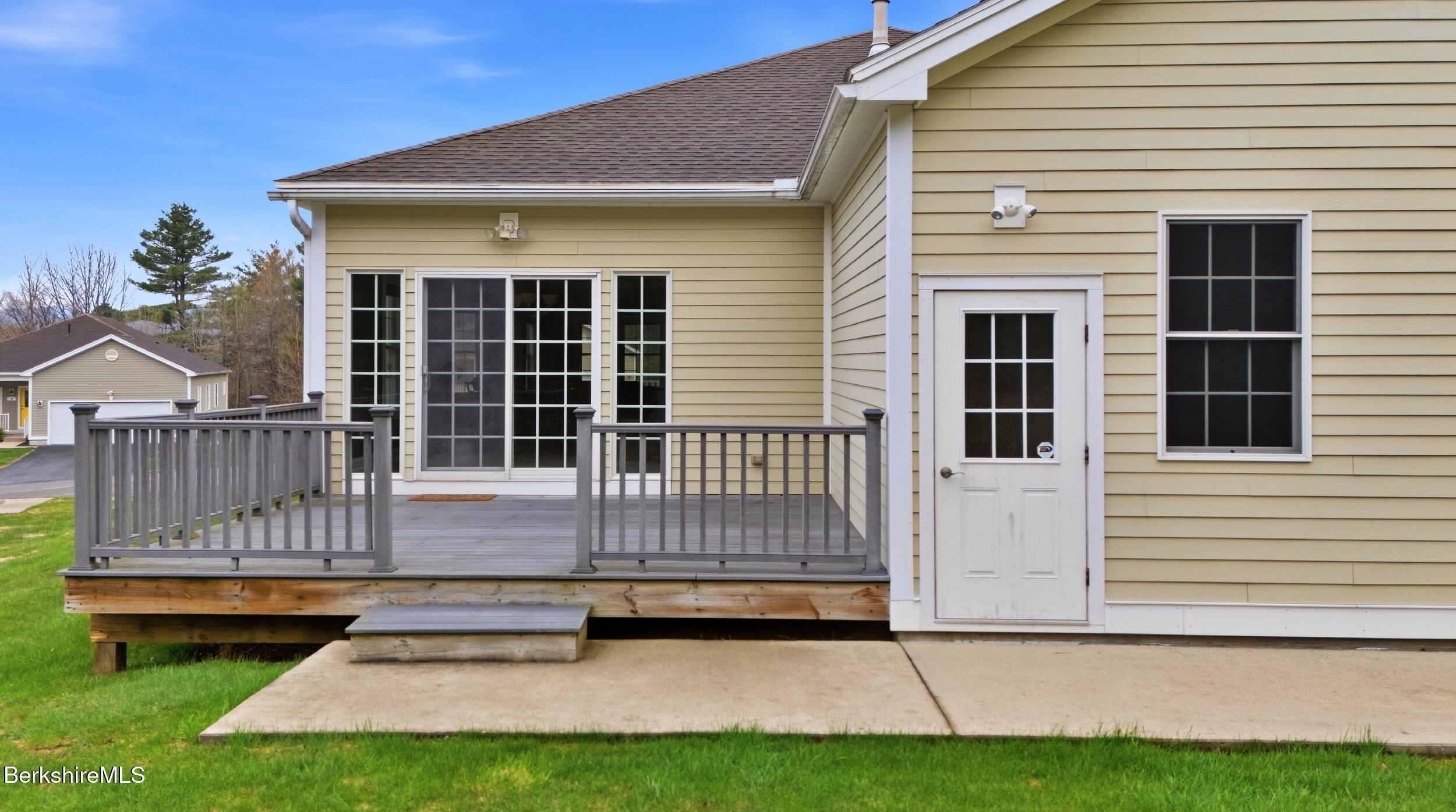 32 Aspen Way Pittsfield, MA 01201 - Photo 5 of 29 EXTERIOR - DECK IN BACK