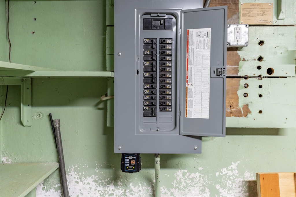 17 Albert Park Everett, MA 02149 - Photo 31 of 40